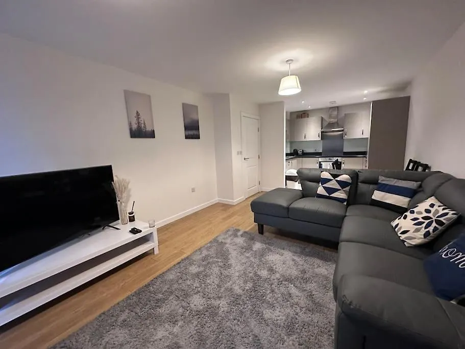 Modern 2 Bed 2 Bath Flat Close To Train Station Belvedere
