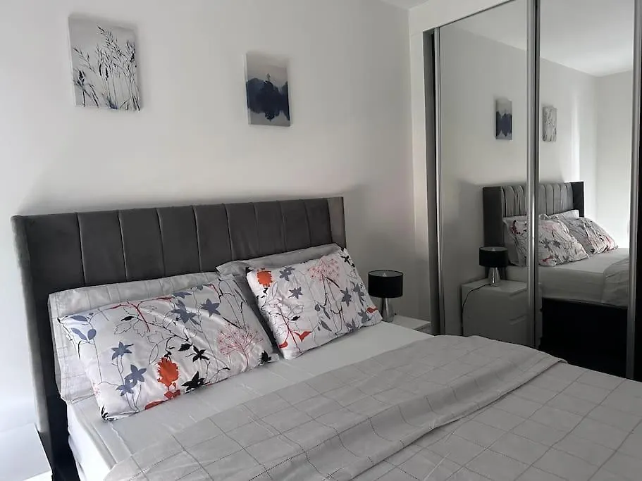Apartment Modern 2 Bed 2 Bath Flat Close To Train Station Belvedere