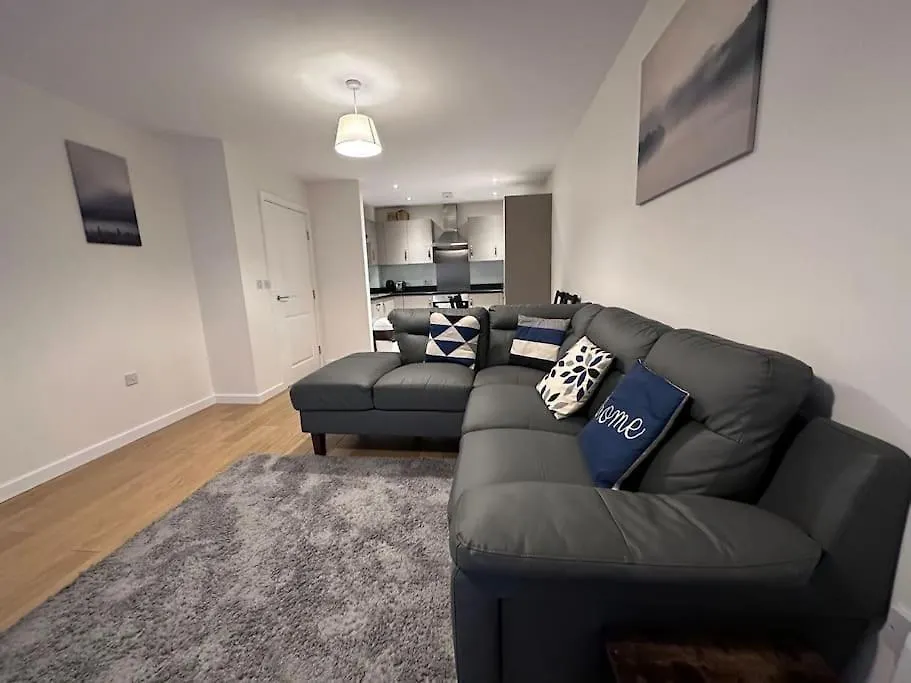 Modern 2 Bed 2 Bath Flat Close To Train Station Belvedere 0*,  United Kingdom