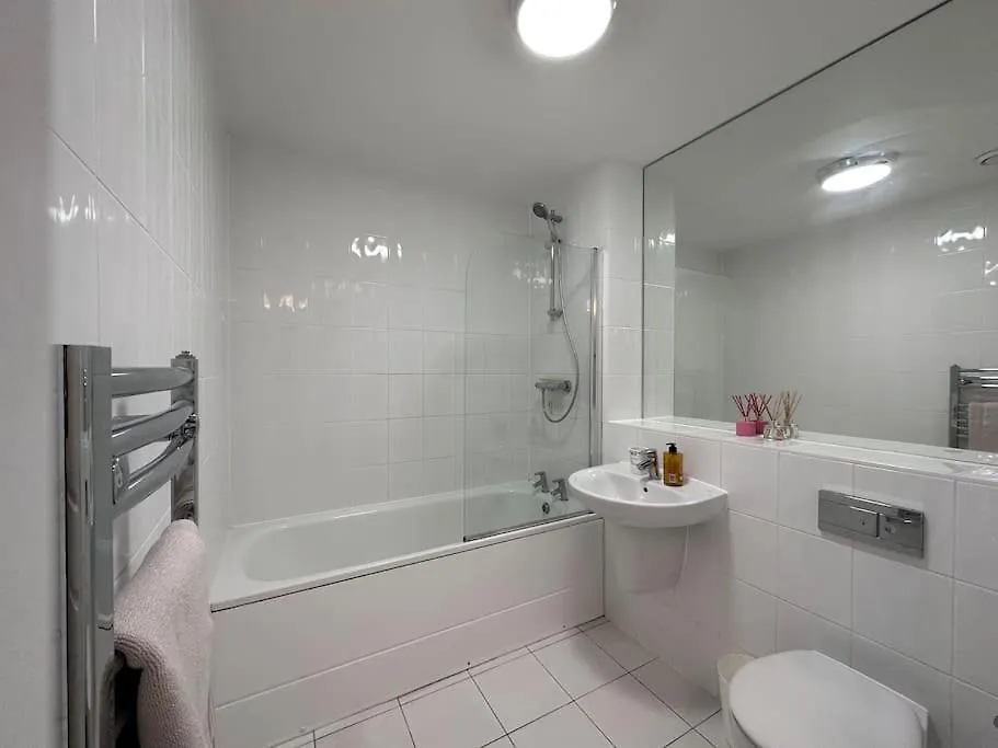 Apartment Modern 2 Bed 2 Bath Flat Close To Train Station Belvedere
