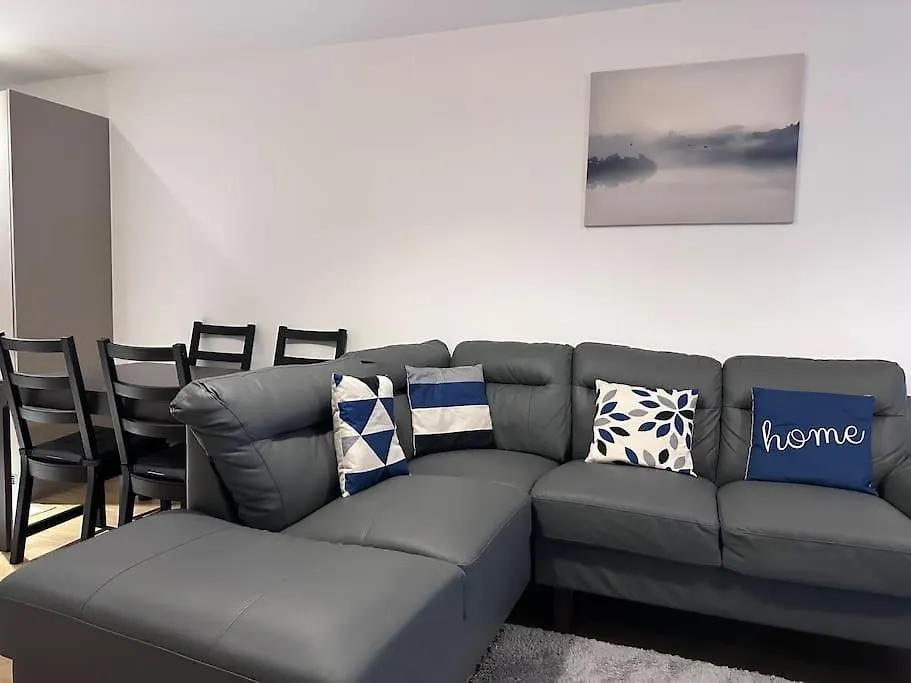 Modern 2 Bed 2 Bath Flat Close To Train Station Belvedere Apartment