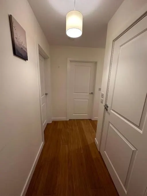 Modern 2 Bed 2 Bath Flat Close To Train Station Belvedere Apartment